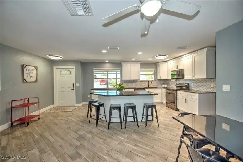 Picture of 4855 Hampton Ct, Fort Myers FL 33907