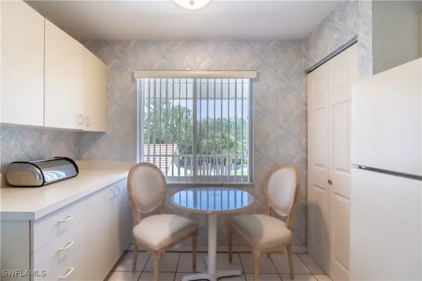 Picture of 725 Saratoga Cir A204, Naples FL 34104