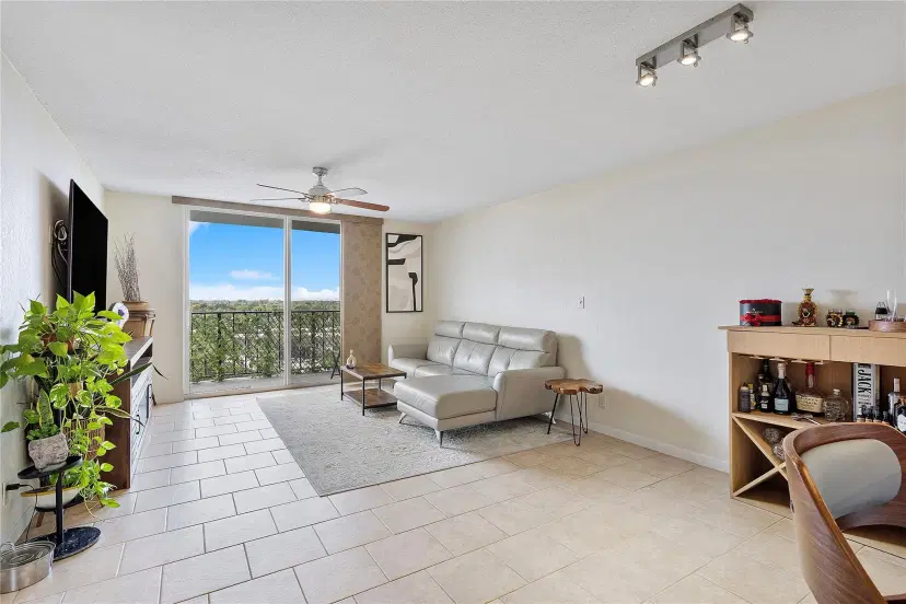 Picture of 1800 N Andrews Avenue 9I, Fort Lauderdale FL 33311