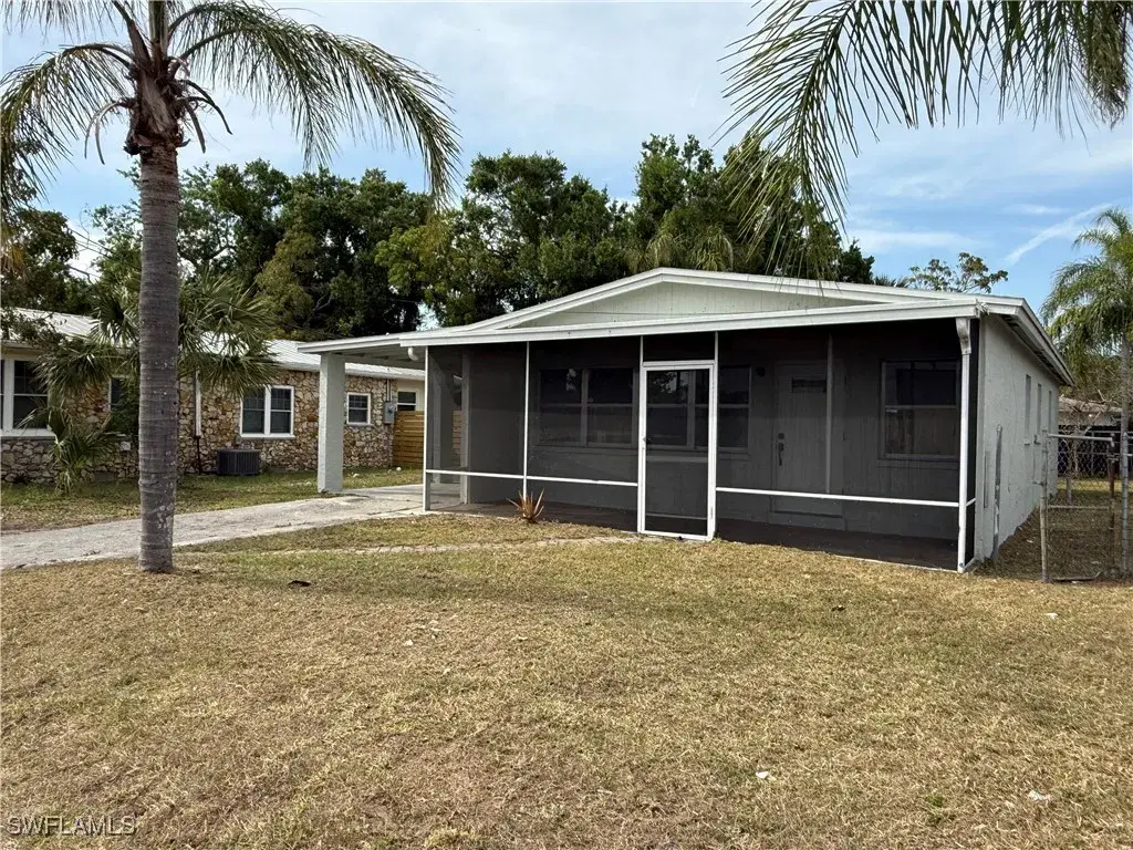 Picture of 2809 Thomas St, Fort Myers, FL 33916