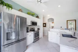 Picture of 4844 Hampshire Ct 107, Naples, FL 34112