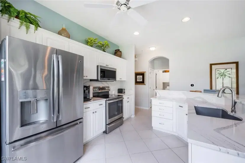 Picture of 4844 Hampshire Ct 107, Naples FL 34112