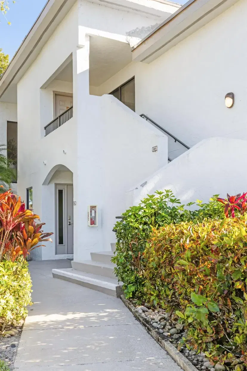 Picture of 7527 Glendevon Lane 805, Delray Beach FL 33446