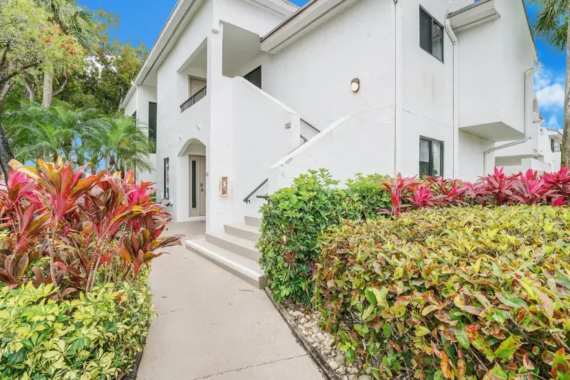 Picture of 7527 Glendevon Lane 805, Delray Beach FL 33446
