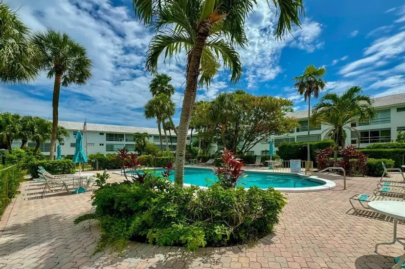 Picture of 2050 NE 39Th St W103, Lighthouse Point FL 33064
