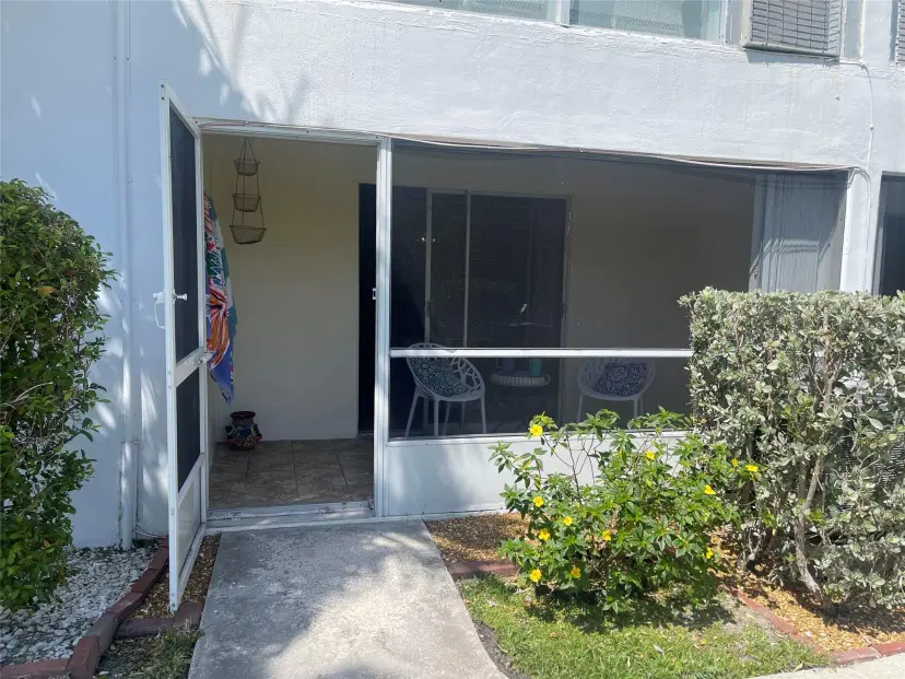 Picture of 2050 NE 39Th St W103, Lighthouse Point FL 33064