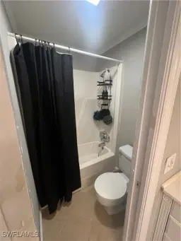 Picture of 5385 Treetops Dr I, Naples, FL 34113
