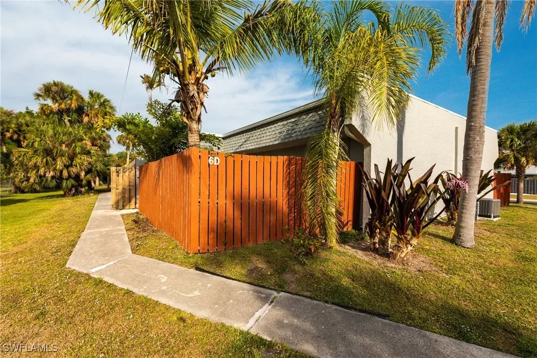 Picture of 1165 Palm Ave 6D, North Fort Myers, FL 33903