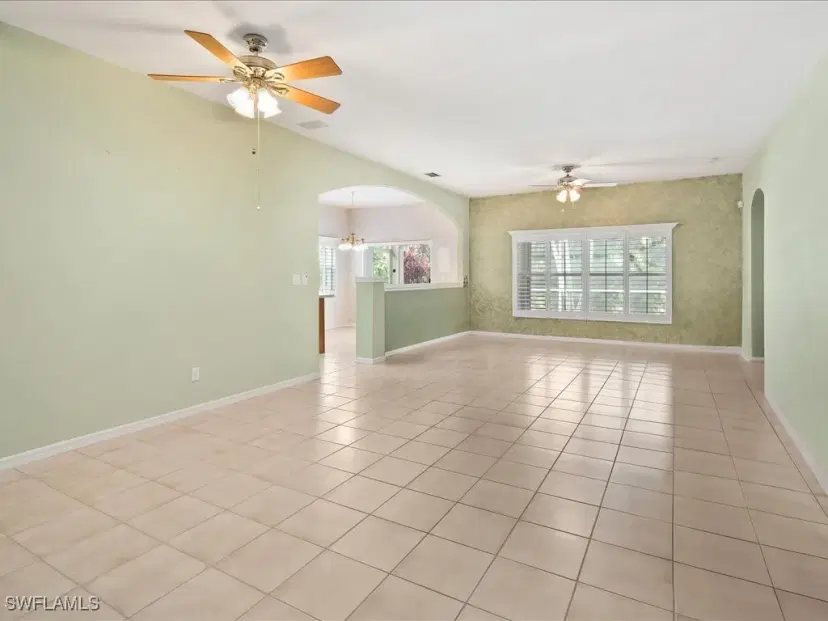 Picture of 7829 Stratford Dr, Naples FL 34104