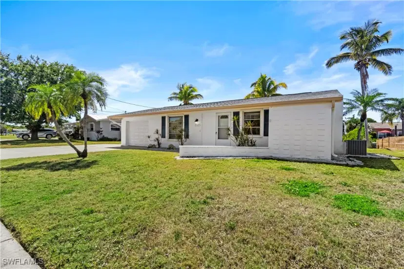 Picture of 4425 N Canal Cir, North Fort Myers FL 33903