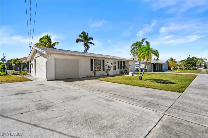 Picture of 4425 N Canal Cir, North Fort Myers FL 33903