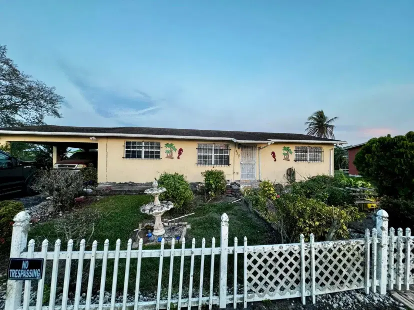 Picture of 430 Eilon Avenue, South Bay FL 33493