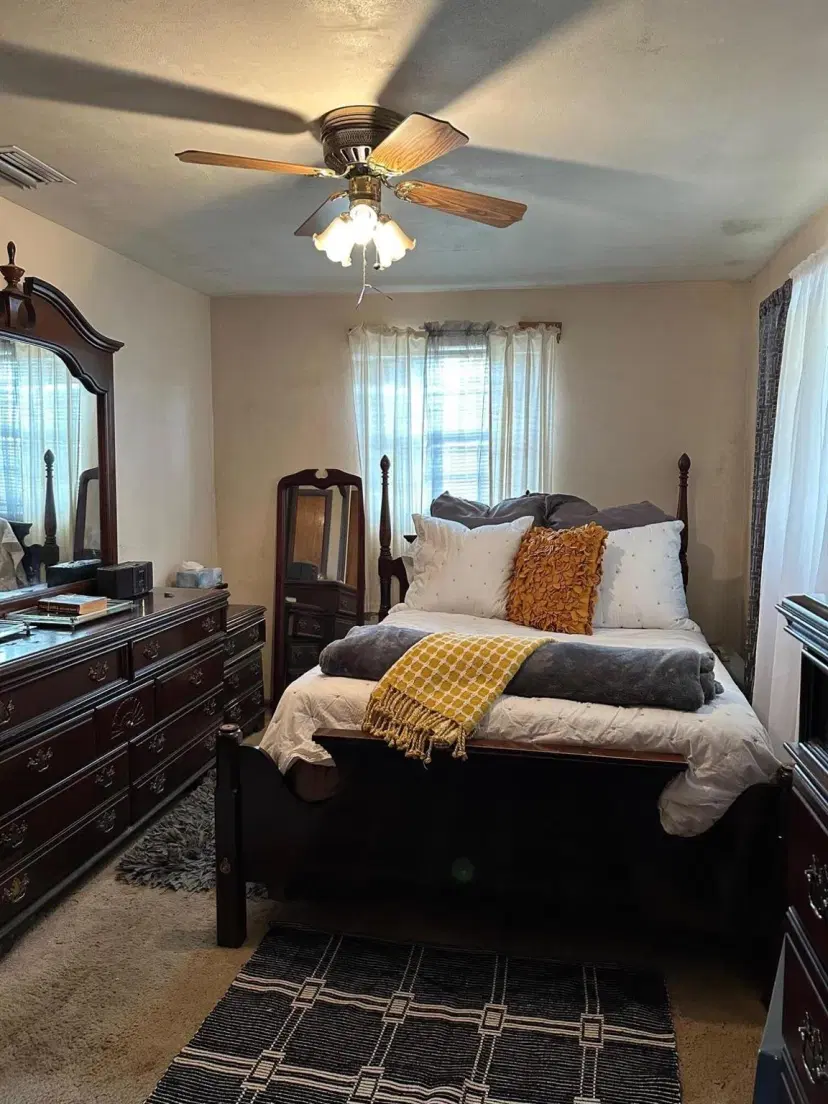 Picture of 430 Eilon Avenue, South Bay FL 33493