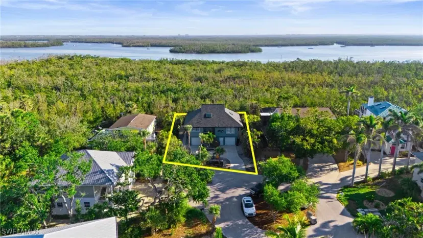 Picture of 319 Nature View Ct, Fort Myers Beach FL 33931