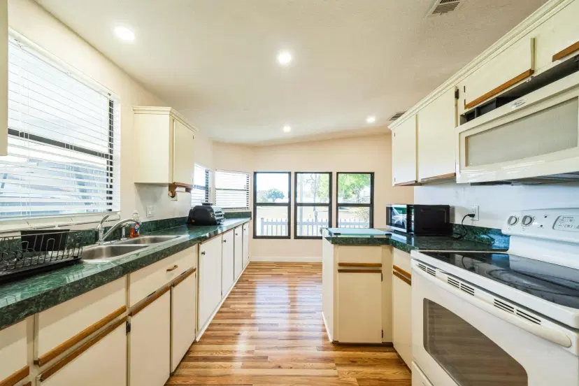 Picture of 306 Hickory Ridge Drive, Sebring FL 33876