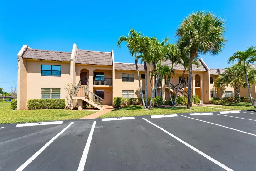 Picture of 125 Lake Nancy 143 Drive 143, West Palm Beach FL 33411