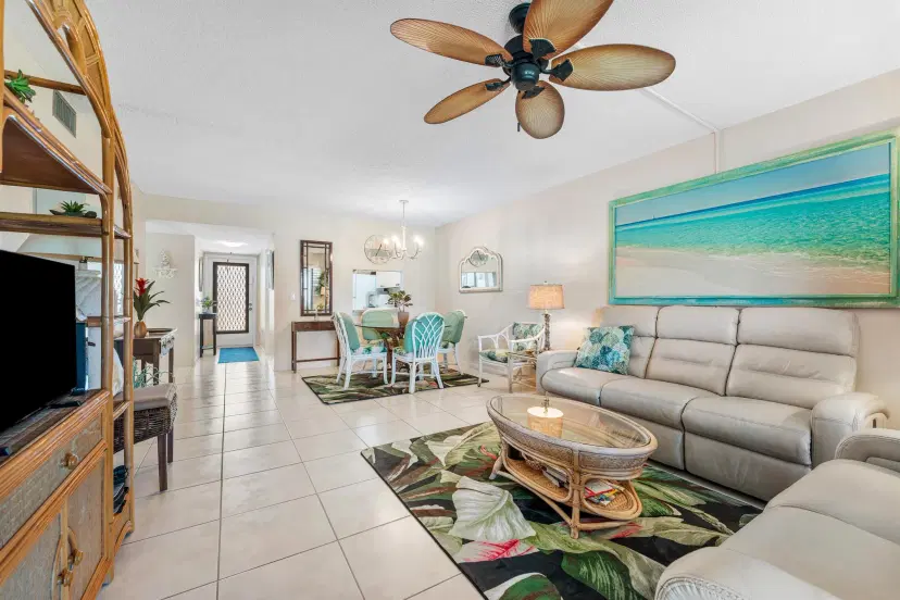 Picture of 125 Lake Nancy 143 Drive 143, West Palm Beach FL 33411