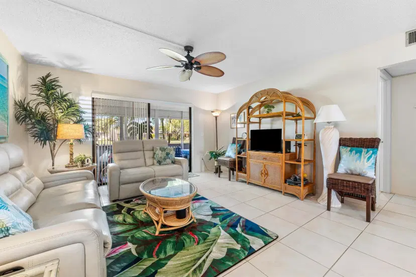 Picture of 125 Lake Nancy 143 Drive 143, West Palm Beach FL 33411