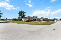 Picture of 1218 SE 30Th Ter, Cape Coral, FL 33904