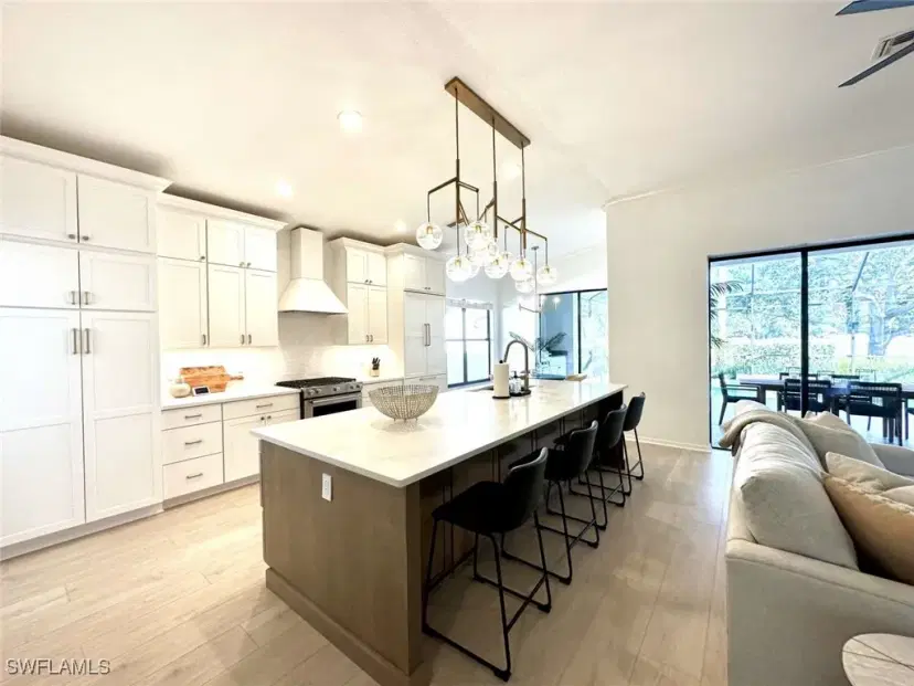Picture of 10001 Isola Way, Miromar Lakes FL 33913