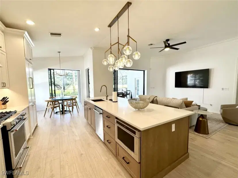 Picture of 10001 Isola Way, Miromar Lakes FL 33913