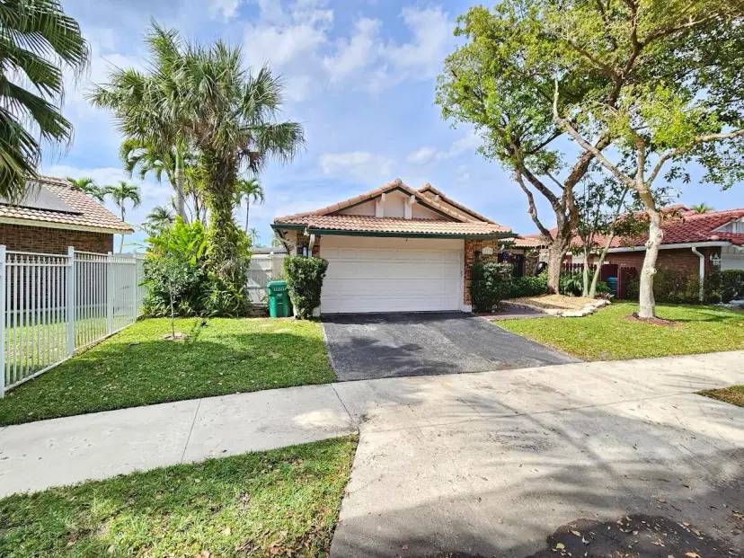 Picture of 11375 N Point Dr, Cooper City FL 33026
