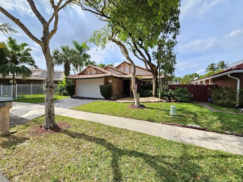 Picture of 11375 N Point Dr, Cooper City FL 33026