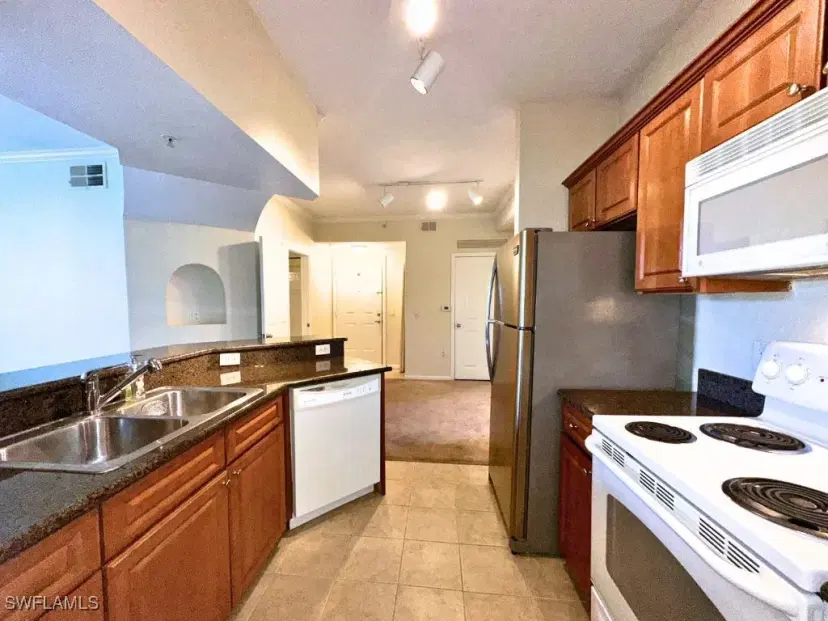 Picture of 12980 Positano Cir 106, Naples FL 34105