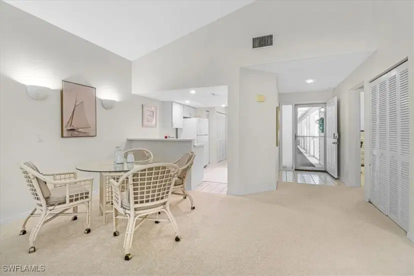 Picture of 660 Wiggins Bay Dr B21, Naples FL 34110