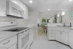 Picture of 660 Wiggins Bay Dr B21, Naples, FL 34110