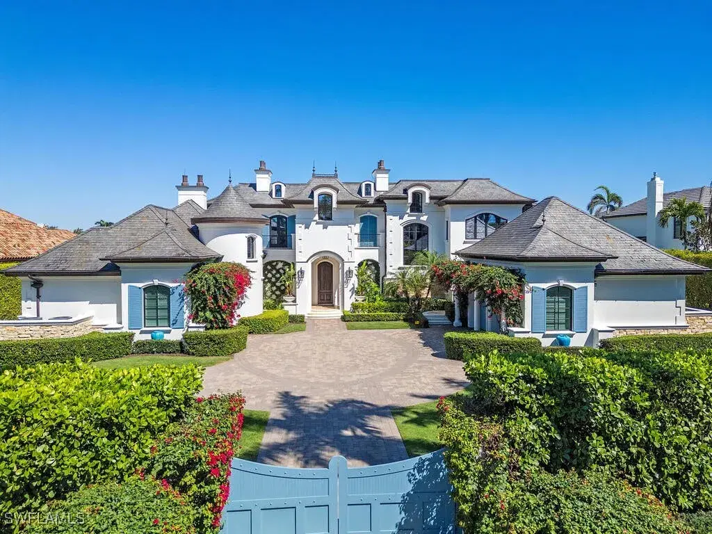 Picture of 3565 Fort Charles Dr, Naples, FL 34102