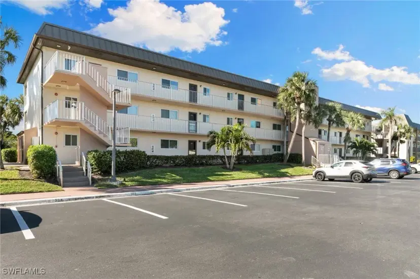 Picture of 1024 Manatee Rd C303, Naples FL 34114
