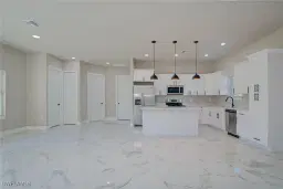 Picture of 2023 Robert Ave, Alva, FL 33920