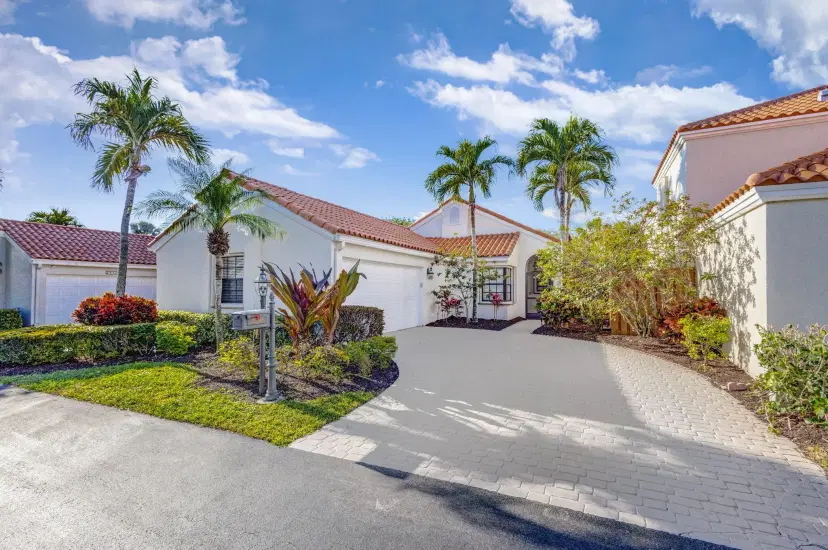 Picture of 2556 La Cristal Circle, Palm Beach Gardens FL 33410