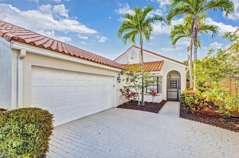 Picture of 2556 La Cristal Circle, Palm Beach Gardens FL 33410