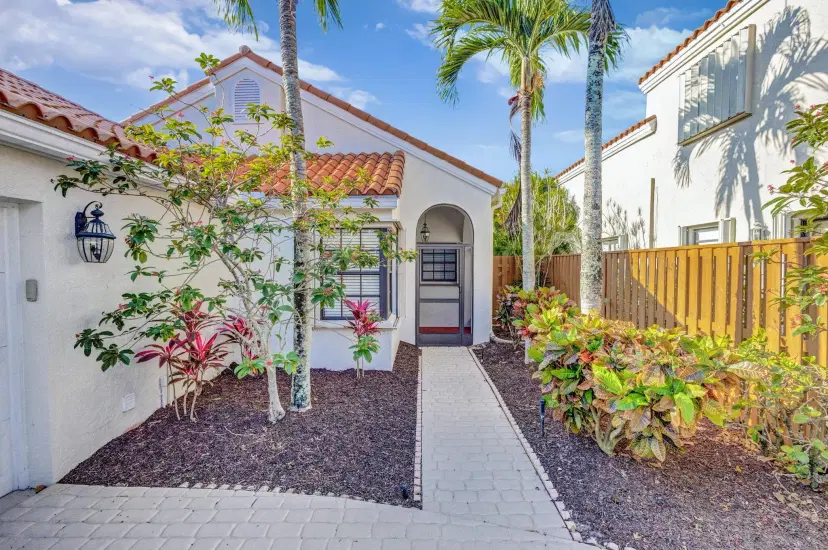 Picture of 2556 La Cristal Circle, Palm Beach Gardens FL 33410
