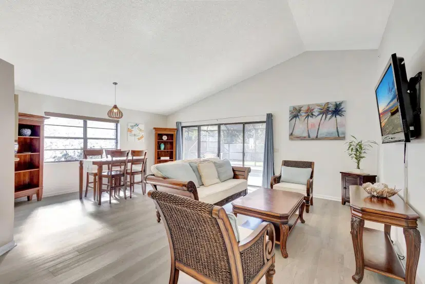 Picture of 2556 La Cristal Circle, Palm Beach Gardens FL 33410