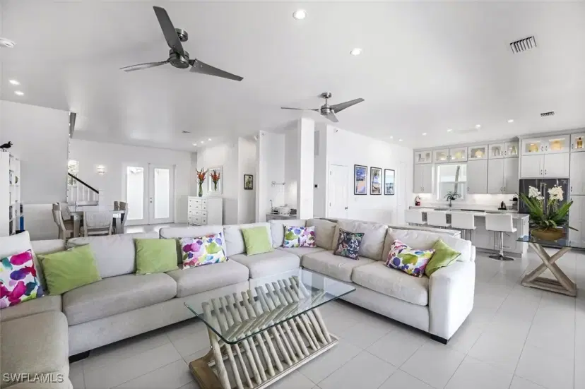 Picture of 320 Bayshore Dr, Cape Coral FL 33904