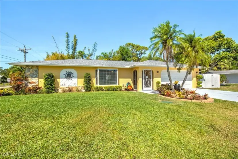 Picture of 2405 N Westwood Dr, North Fort Myers FL 33917