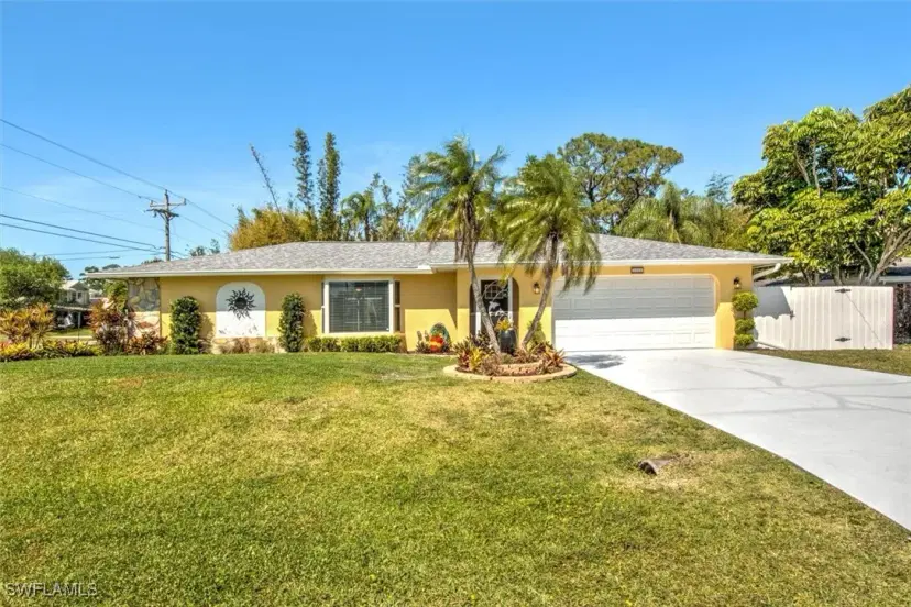 Picture of 2405 N Westwood Dr, North Fort Myers FL 33917