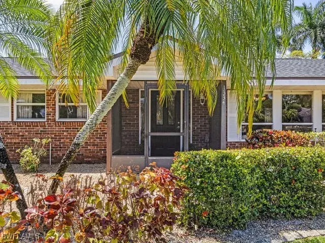 Picture of 1334 Longwood Dr, Fort Myers FL 33919