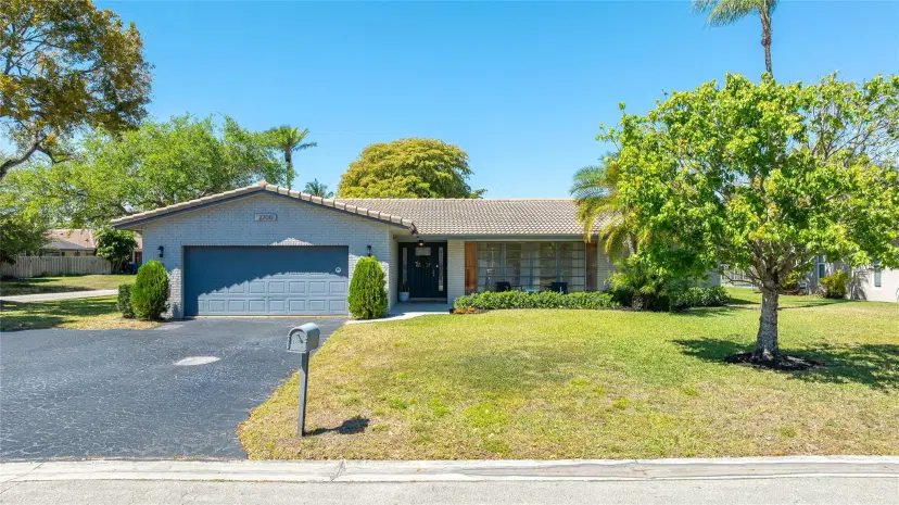 Picture of 2700 NW 83Rd Ter, Coral Springs FL 33065