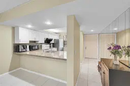 Picture of 6109 Balboa Cir 305, Boca Raton, FL 33433