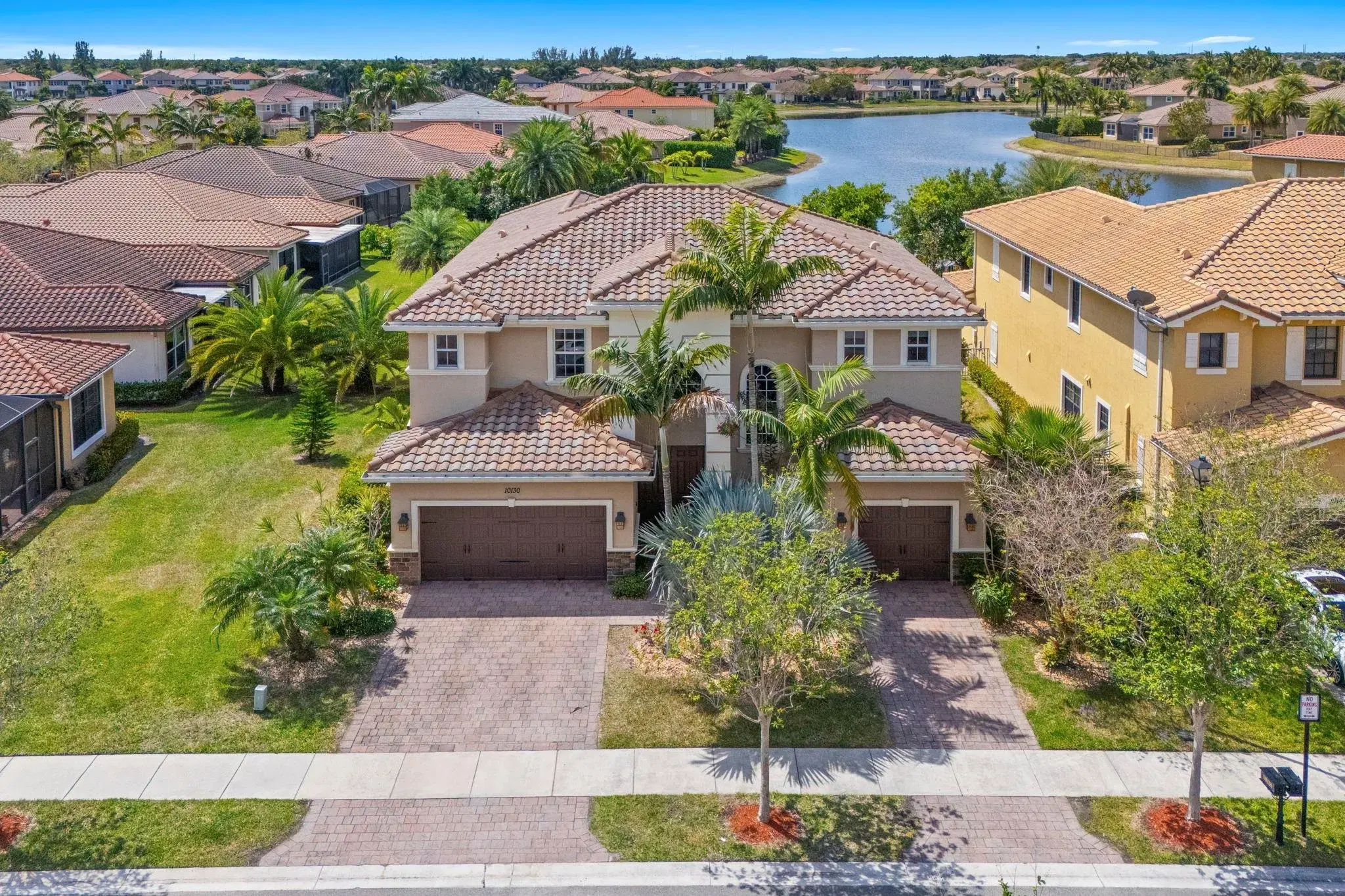 Picture of 10130 Edgewater Ct, Parkland, FL 33076