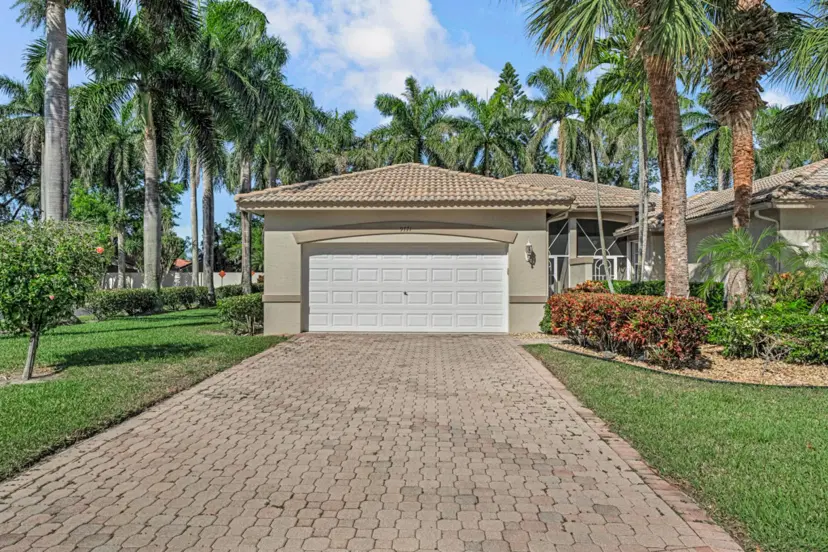 Picture of 9771 Crescent View Drive S, Boynton Beach FL 33437