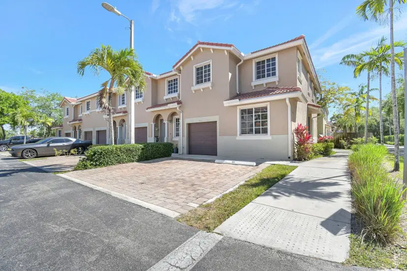 Picture of 21421 NW 13Th Ct 511, Miami FL 33169