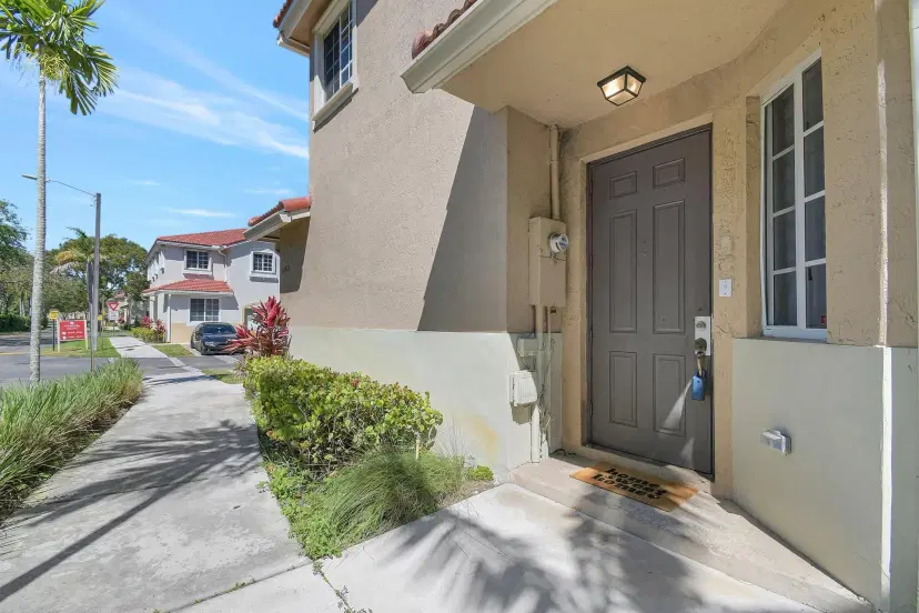 Picture of 21421 NW 13Th Ct 511, Miami FL 33169