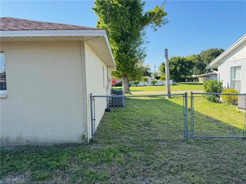 Picture of 919 SE 32Nd St, Cape Coral FL 33904