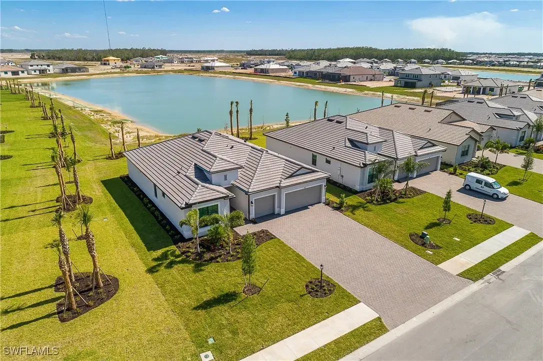 Picture of 19445 Hinkley Dr, Estero, FL 33928