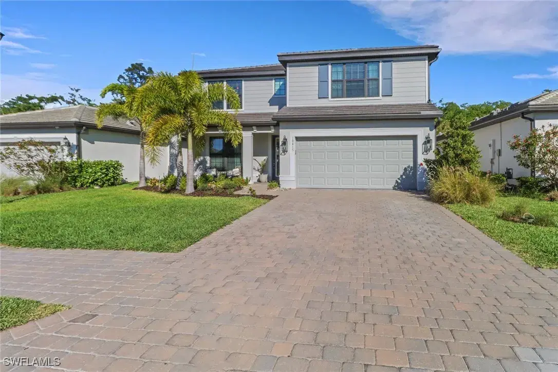 Picture of 10415 Ventana Ln, Naples, FL 34120